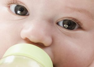 Diluting Breast Milk Is Dangerous For Your Baby. Parents Please Take Note